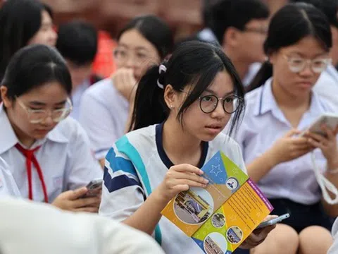 Đề thi lớp 10 môn ngữ văn: Ngữ liệu không có trong sách giáo khoa, phải làm sao?