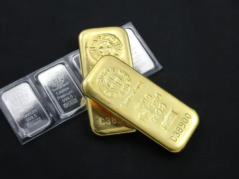 Vàng rất ổn, nhưng đây là lúc nhà đầu tư nên theo sát thứ kim loại 'anh em' này