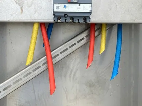 Hàng loạt tủ cấp điện bị trộm, nhà thầu lại "khóc thét"