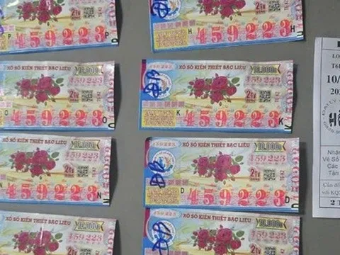 Hai người dân Bạc Liêu trúng 10 tờ vé số giải độc đắc