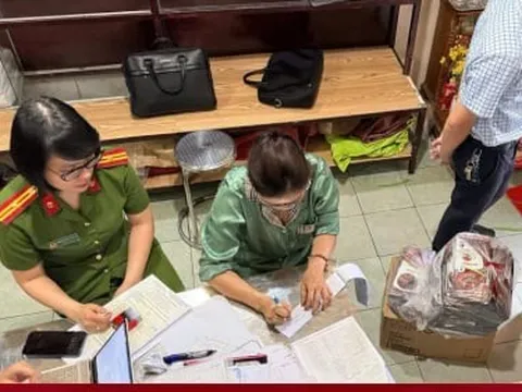 Phát hiện cơ sở 'phù phép' đậu tương, hạt bắp thành cà phê xay ở Huế