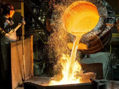 Tìm lời giải cho câu hỏi 'sau vàng sẽ là gì?', nhà đầu tư đang ồ ạt đổ tiền vào 2 kim loại này