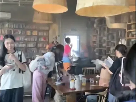 Hà Nội: Cháy quán Tiny Cafe ở tầng 19, nhiều khách hàng vội vàng thu dọn đồ đạc thoát thân