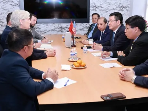 Bộ trưởng Công Thương Nguyễn Hồng Diên làm việc với Nike, Walmart và Exxon Mobil