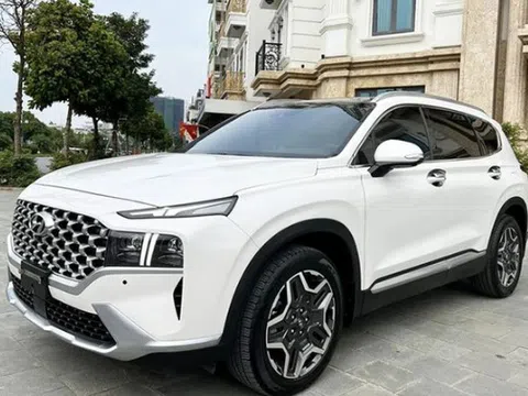 Thị trường xe cũ chạm đáy, riêng mẫu xe này vẫn được săn đón, đắt hơn xe mới hàng trăm triệu đồng