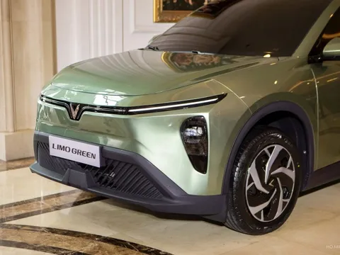 30 năm trước Việt Nam đã có nhà máy ô tô, vì sao đến nay VinFast vẫn phải loay hoay một chuyện?