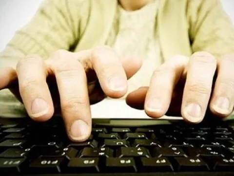 Một công ty bất động sản bị xử phạt vì mua "chui" cổ phiếu