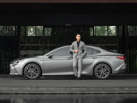 Toyota Camry 2025 - Bạn đồng hành cùng doanh nhân trong những thời khắc quan trọng