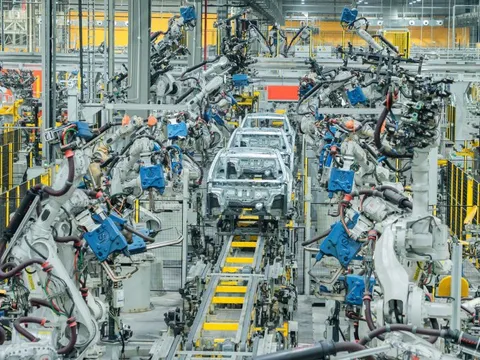 Vingroup thăng 8 bậc, thuộc top 40 doanh nghiệp lớn nhất Đông Nam Á 2025