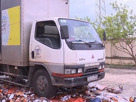 Tiêu hủy gần 2.000 gói bim bim giả mạo nhãn hiệu “Tăm cay Bà Tuyết”