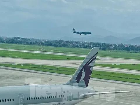 Lý do gần 8.000 chuyến bay bị chậm trong 1 tháng