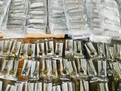 450 đồng hồ Rolex giả trị giá 45 tỷ đồng bị bắt giữ tại cửa khẩu Trà Lĩnh