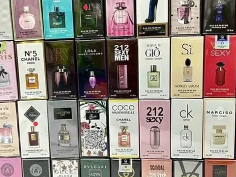 Nước hoa hàng hiệu giá ngang chai nước lọc vẫn bán đầy trên mạng