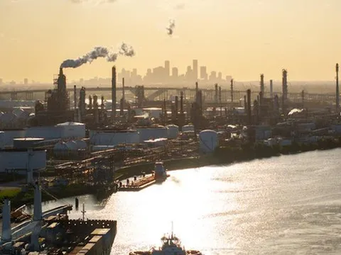 Giá dầu được dự báo tăng vọt lên 110 USD/thùng nếu Iran làm một điều