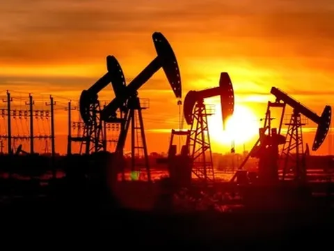 Buồn của dầu Nga: Xuất hiện hai quốc gia tranh nhau mua ‘vàng đen’, tiền về Moscow vẫn sụt giảm mạnh