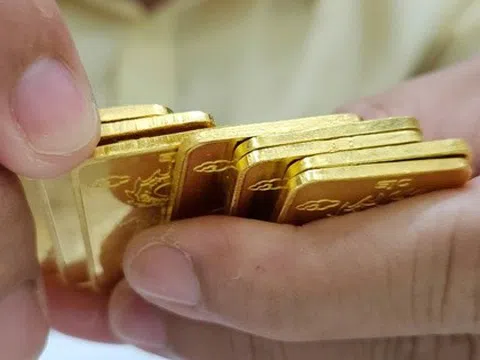 Thông tin này khiến giá vàng giảm mạnh