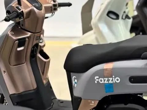 'Kẻ thách thức' Honda Vision thêm màu mới cực xịn: Thiết kế đẹp như SH Mode, động cơ hybrid tiêu thụ chỉ 1,7 lít/100km