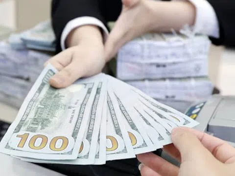 Giá USD tại Việt Nam tăng rất cao