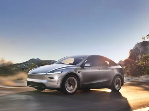 Chuyến taxi không người lái đầu tiên đã chính thức lăn bánh trên đường phố