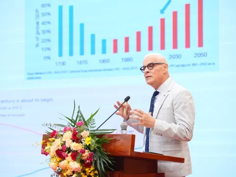 Chuyên gia: "Việt Nam đã đạt được những kết quả tăng trưởng ấn tượng và đang ở thời điểm chuyển giao quan trọng"