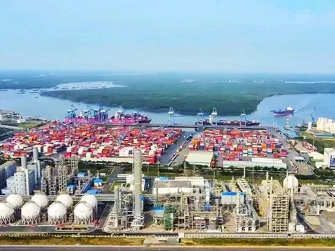 Thủ tướng chỉ đạo khẩn trương triển khai xây dựng cảng biển 50.000 tỷ đồng