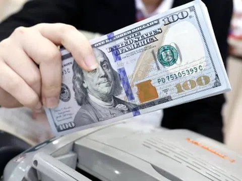 Điều gì khiến giá USD tại Việt Nam tăng cao?