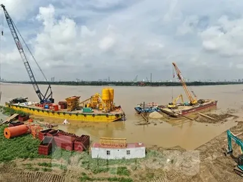 Công trường xây dựng cầu Tứ Liên sau 1 tháng thi công