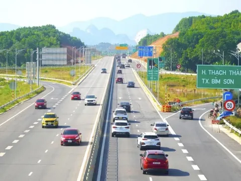 Hành vi vi phạm giao thông bị phạt 35 triệu đồng, trừ 10/12 điểm PGLX theo Nghị định 168