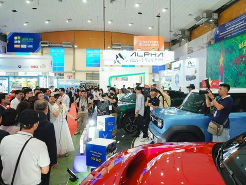 Dàn xe điện VinFast trở thành tâm điểm tại Entech Hanoi 2025