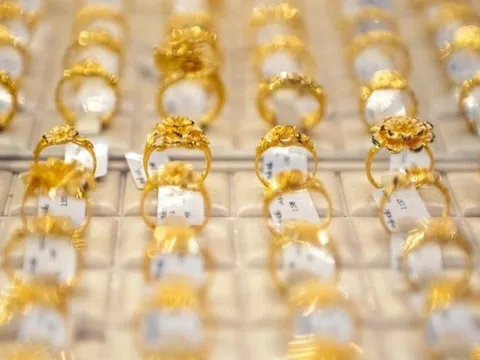 Giá vàng nhẫn và vàng SJC quay đầu giảm mạnh