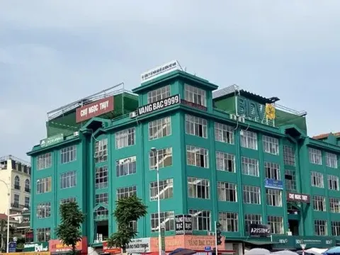 Hà Nội: Lãng phí khu chợ khang trang 5 tầng nhưng 4 tầng để không