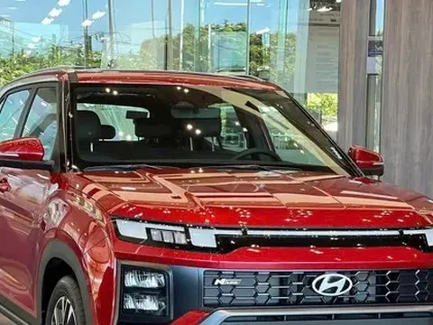 Những mẫu ô tô ra mắt Việt Nam chưa lâu đã giảm giá