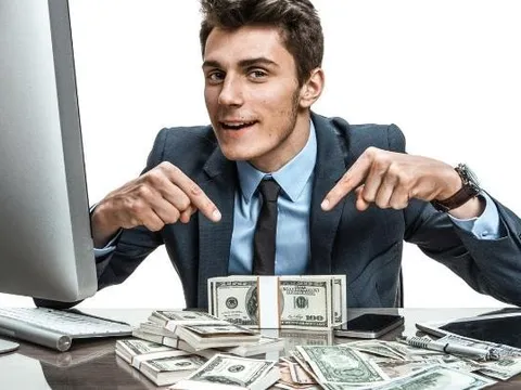 DN sắp chia cổ tức tiền mặt 250%: Lợi nhuận đột biến gấp 6.700 lần nhờ bán BĐS, con trai Chủ tịch “bỏ túi” hơn 150 tỷ đồng