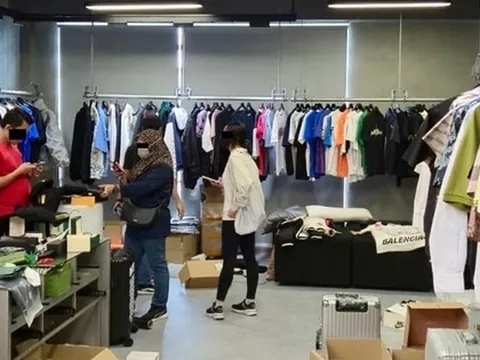 Theo dõi căn hộ hoạt động từ 12h trưa đến nửa đêm mỗi ngày, công an triệt phá đường dây buôn hàng nhái online, tịch thu kho hàng trị giá hơn 8 tỷ đồng