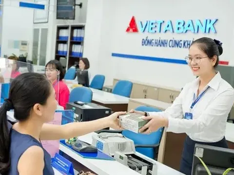 Cổ phiếu ngân hàng rục rịch 'chuyển nhà'