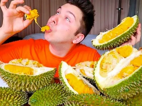 Buffet sầu riêng ăn thoả thích suốt 1 tiếng đồng hồ chỉ với 199.000 đồng/người: Ai đứng sau?