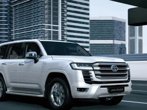 Toyota Land Cruiser tiếp tục cháy hàng tại Nhật Bản