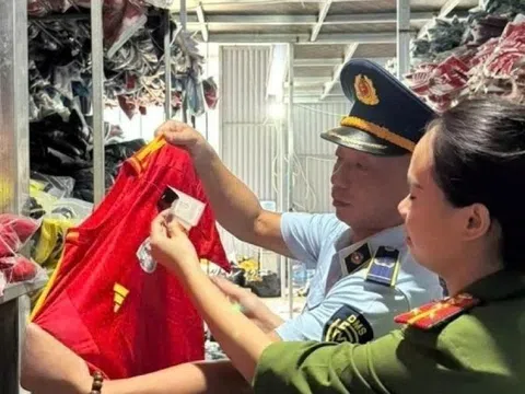 Công an khởi tố chủ kho hàng kinh doanh Hà Nội, phát hiện hơn 35.000 hàng giả, trị giá hơn 6 tỷ đồng
