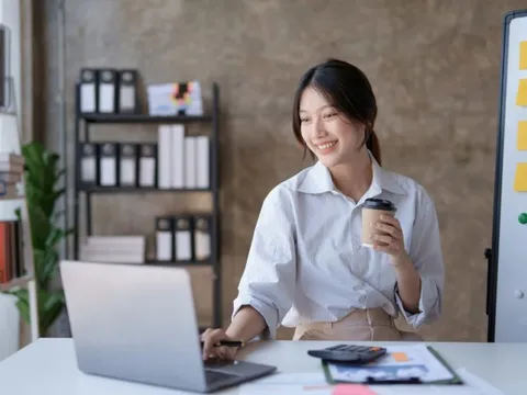 Công thức tài chính bền vững: Cân bằng thu – chi, Tích lũy đều đặn, Chia sẻ rủi ro