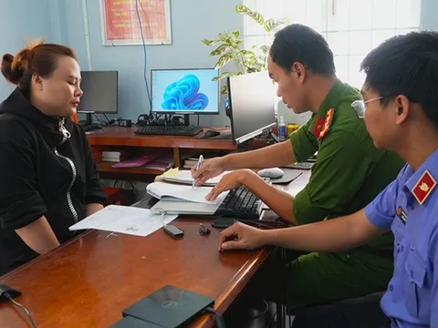 Khởi tố Ngô Ngụy Ý vì cố ý chiếm giữ tiền chuyển khoản nhầm