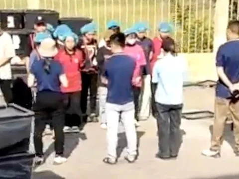 Bắt công nhân đứng nắng nghe 'phổ biến công việc': Doanh nghiệp ở Huế nói gì?