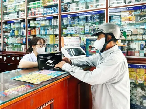 Long Châu và OMRON mang thiết bị y tế hiện đại về Việt Nam