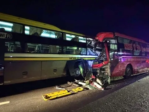 Tai nạn trên đường cao tốc Vĩnh Hảo – Phan Thiết lúc rạng sáng, 3 người thiệt mạng