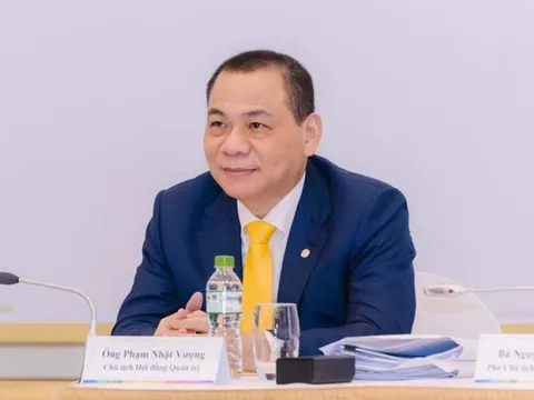 Cổ phiếu Vingroup "bốc đầu", tài sản tỷ phú Phạm Nhật Vượng tăng thêm 1 tỷ USD sau 2 ngày, áp sát Top200 giàu nhất thế giới