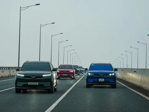 Tỷ phú Phạm Nhật Vượng tiếp tục "giàu thêm" 14.000 tỷ sau thông tin Hà Nội dừng xe máy xăng trong vành đai 1 từ 1/7/2026