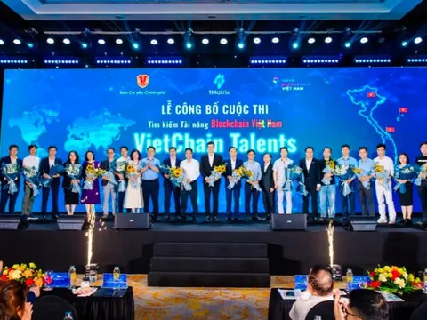 Trước khi đúc tượng cha đẻ Bitcoin, công ty của con trai tỷ phú Hồ Hùng Anh treo thưởng kỷ lục 3,5 tỷ đồng để 'săn' tài năng Blockchain