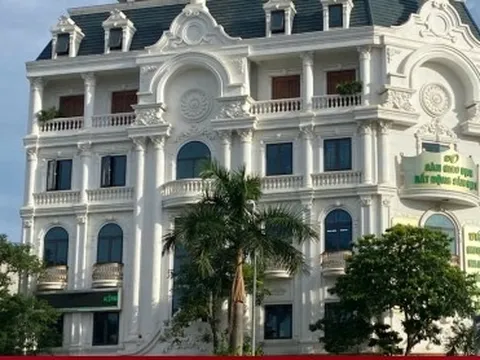Công an Thanh Hoá khám xét căn biệt thự của trùm giang hồ Ý 'ẻng'