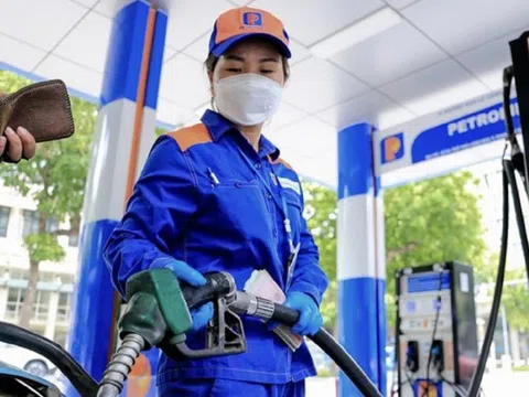 Giá xăng 24/7: Giảm còn 19.279 đồng/lít từ 15h