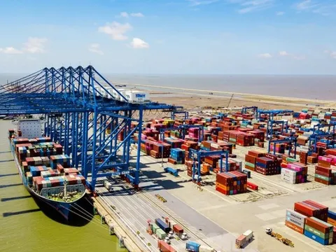 Thủ tướng: Ưu tiên đầu tư hạ tầng đường thủy, cảng biển