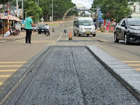 Quốc lộ 19 vừa làm đã "tan nát", địa phương cương quyết không nhận bàn giao